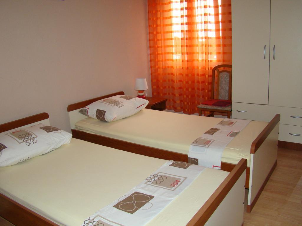 Apartments Buturic 萨利 客房 照片