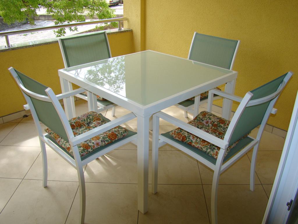 Apartments Buturic 萨利 客房 照片
